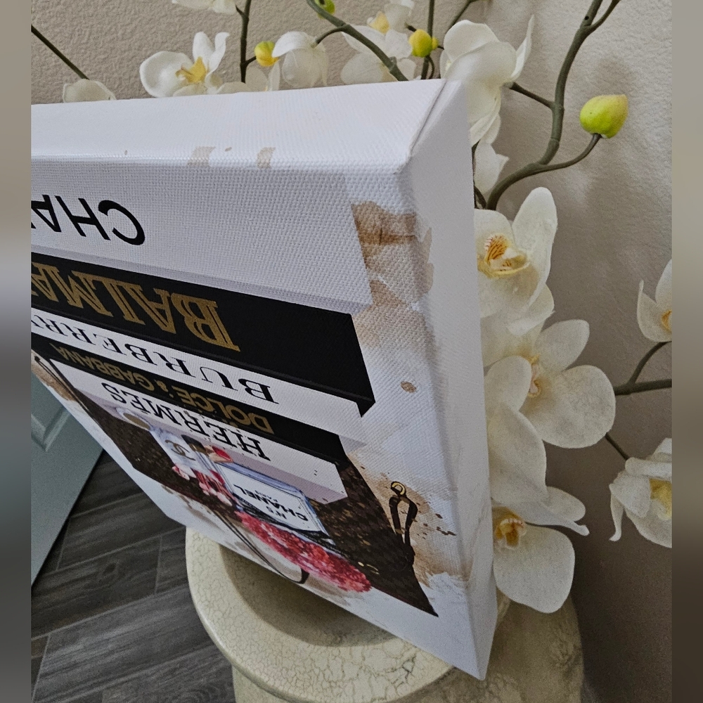 Luxury Fashion Canvas Art Wall Decor with Gold Accents 11in by 14in EUC - Picture 8 of 16